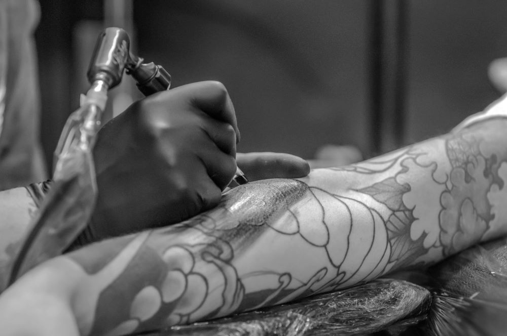 Tattoo Ink Contains Dangerous Chemicals, Researchers Warn